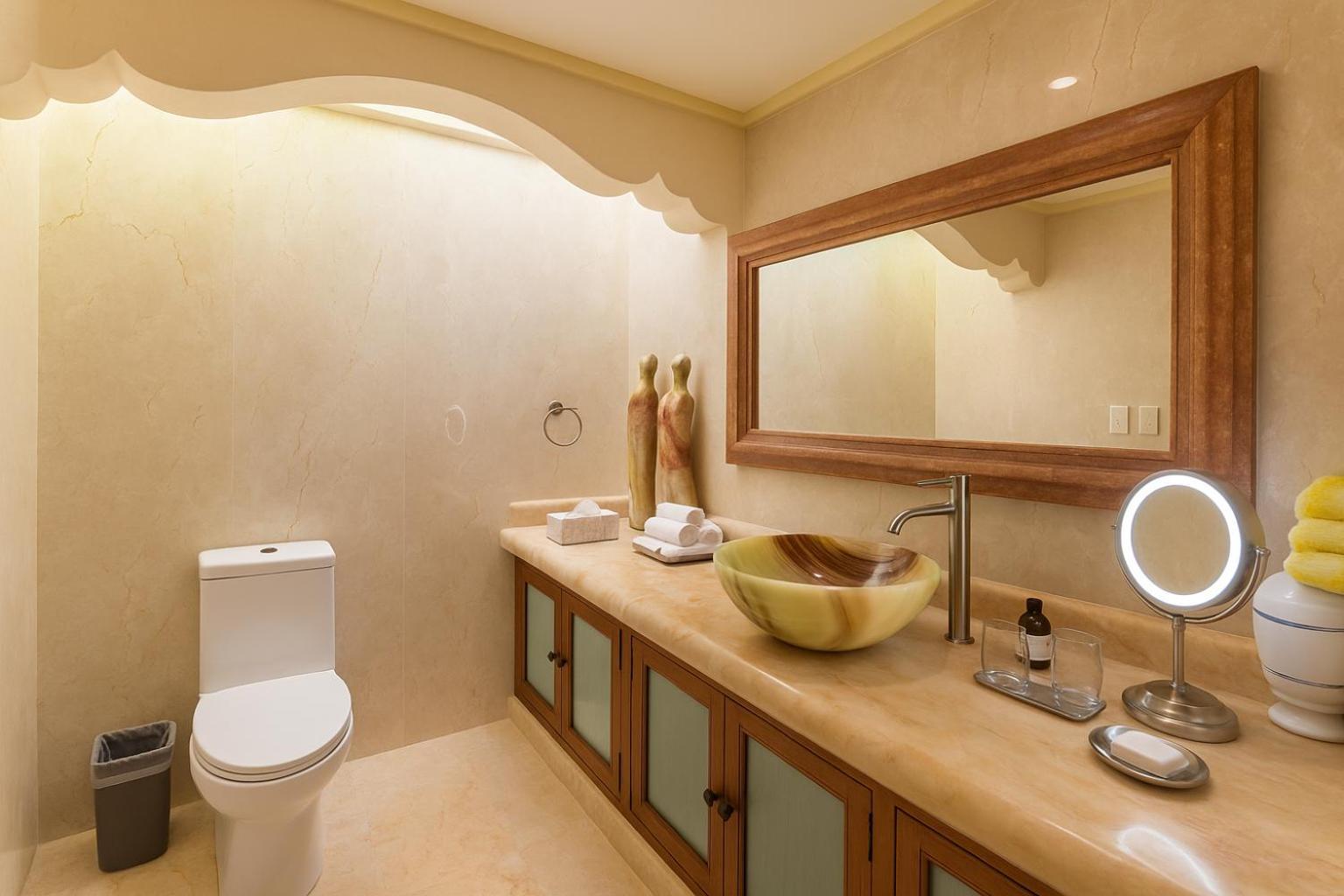 King Suite with Balcony,1694584343:JPEG
