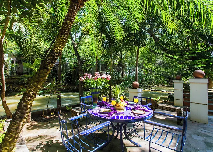 Garlands Del Rio Riverside Boutique Hotel